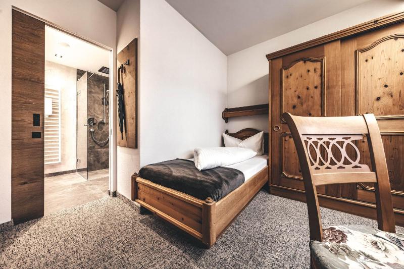 Single Room image 4