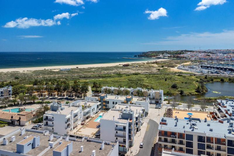 Meia Praia 106 by Destination Algarve - image 12