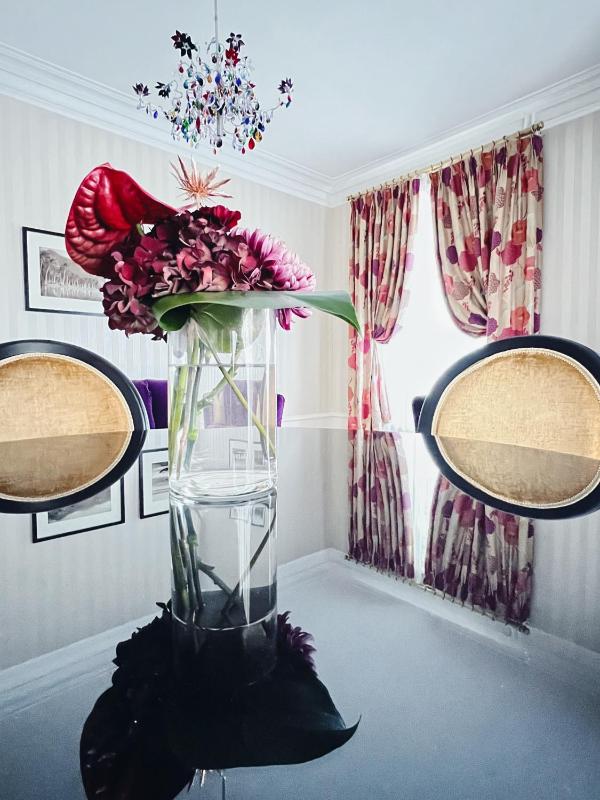 Suite with City View image 2