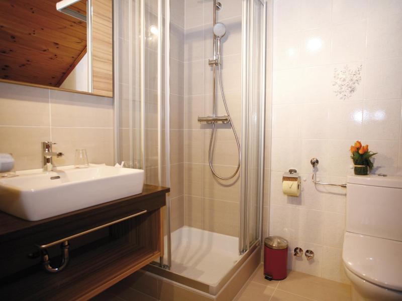Single Room image 4