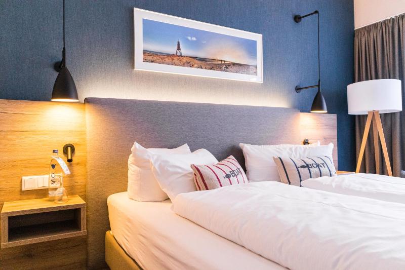 Double Room with Balcony image 1