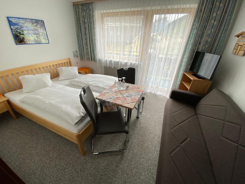 Standard Family Room (2 Adults + 2 Children) image 2