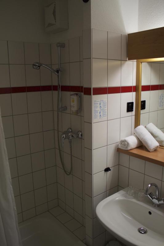 Single Room image 3