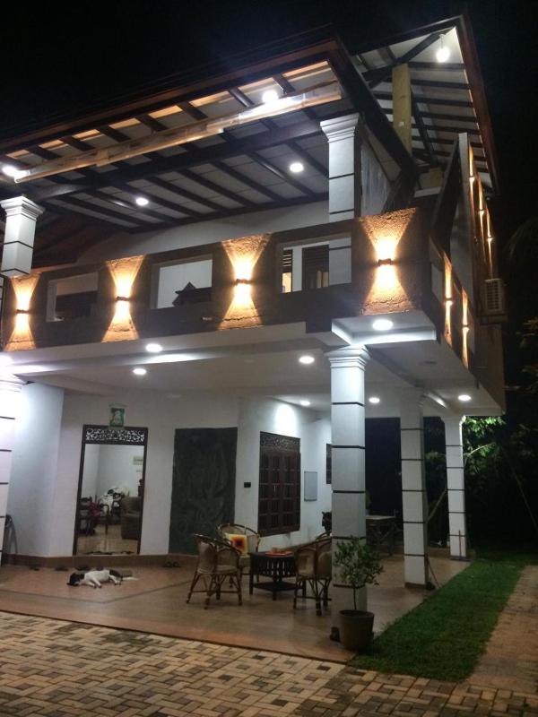 Sea Shells villa madiha - image 1
