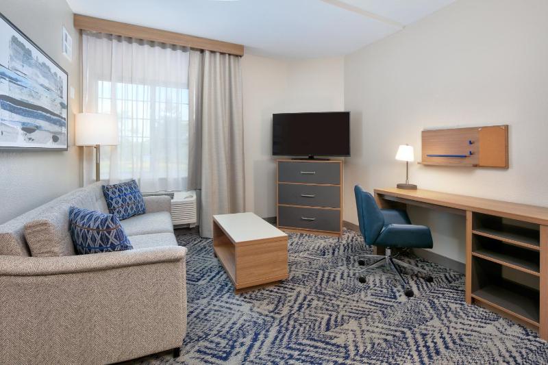 One-Bedroom Queen Suite image 3