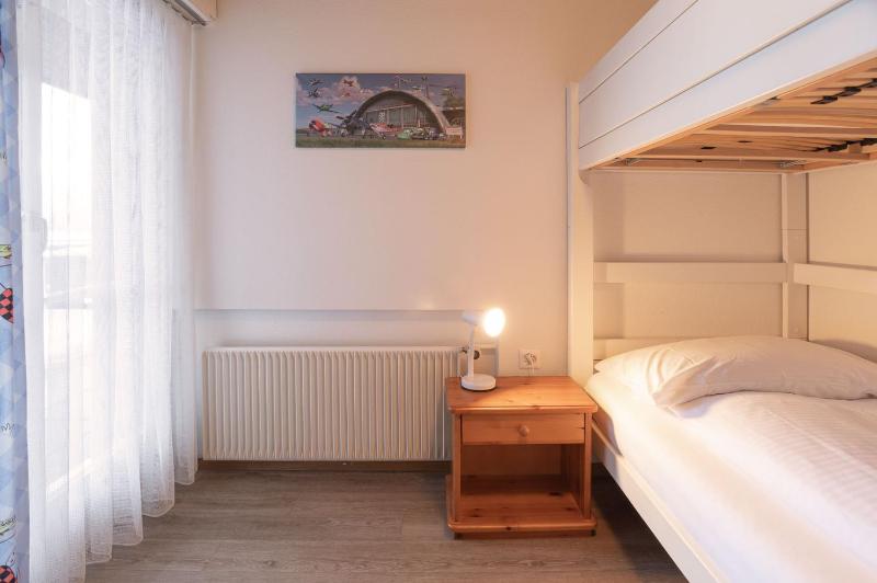 Four-Bedroom Apartment with Balcony and Mountain View image 4