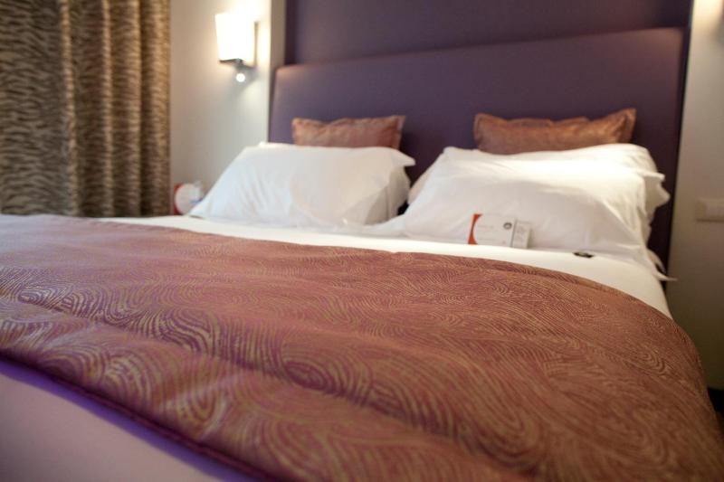 Standard Twin Room - Accessible image 4