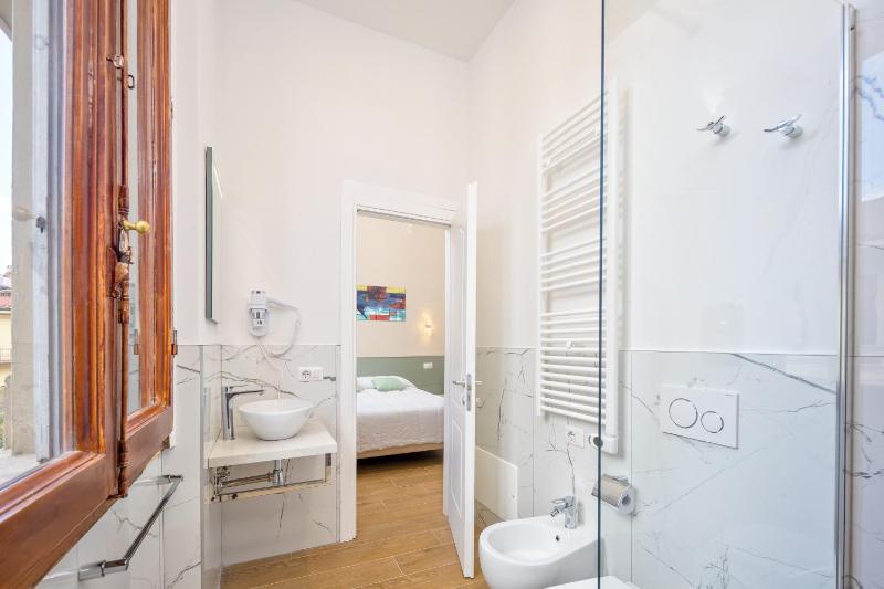 Small Double Room image 2