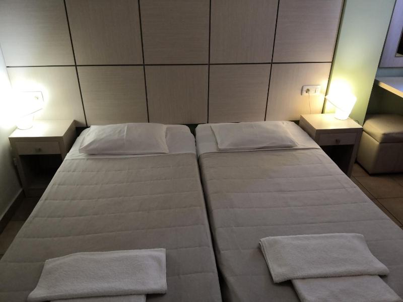 Economy Double or Twin Room image 3