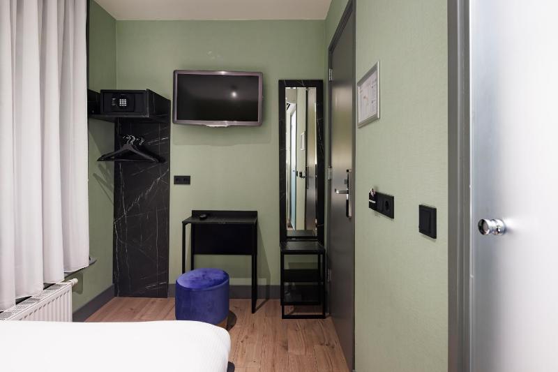 Ciao Papa Hotel Amsterdam Central Station - image 5