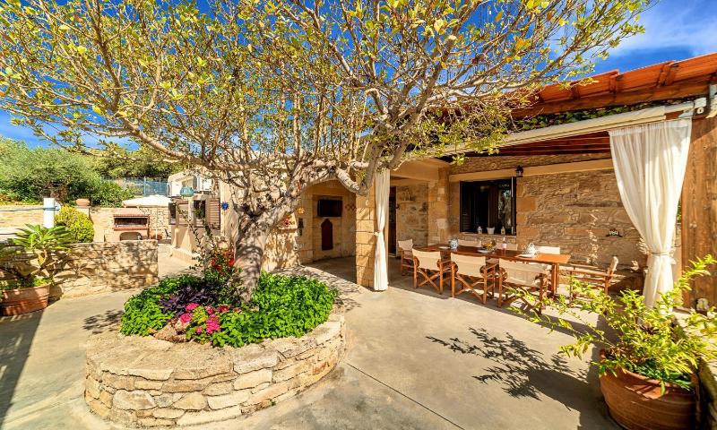 Villa image 2