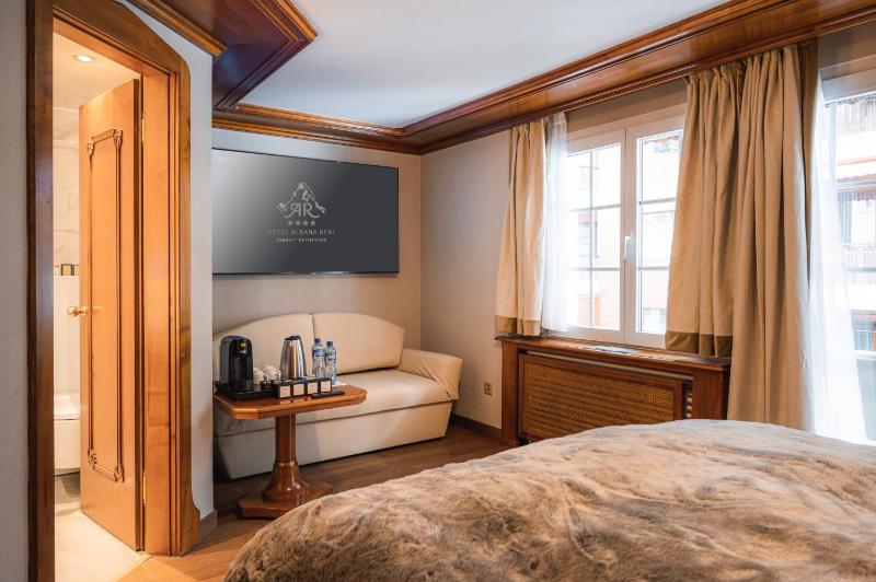 Single Room with Balcony image 3