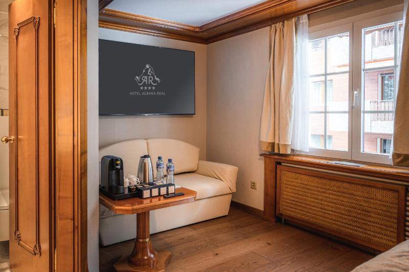 Single Room with Balcony image 4