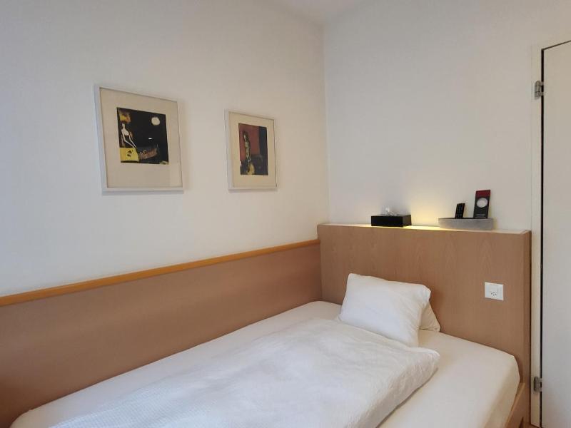 Single Room with Shower image 1