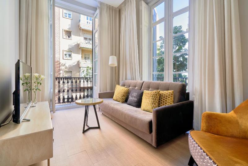 One-Bedroom Suite with Balcony image 4