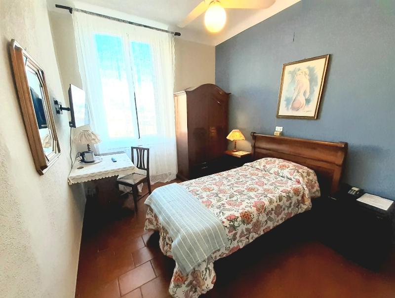 Standard Single Room image 3