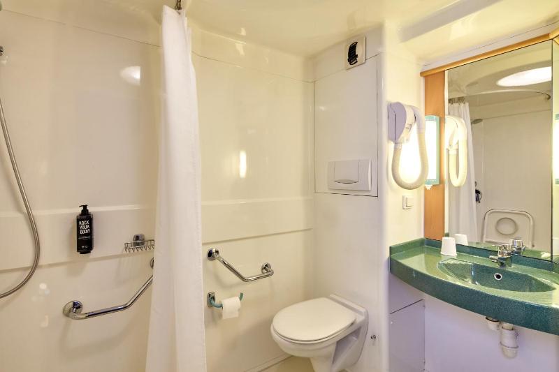 Double Room - Disability Access image 3