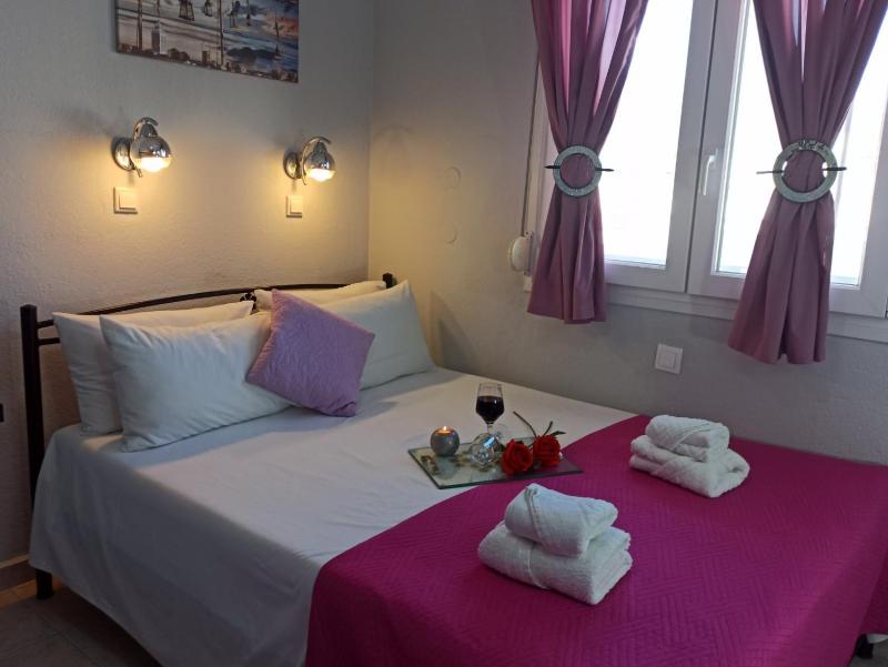 Classic Quadruple Room image 1