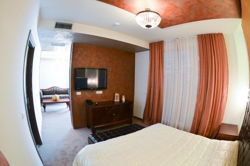 Exclusive Suite image 2