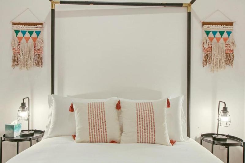 One-Bedroom Apartment image 2