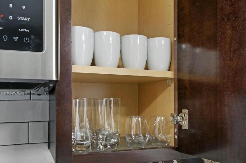 One-Bedroom Apartment image 4