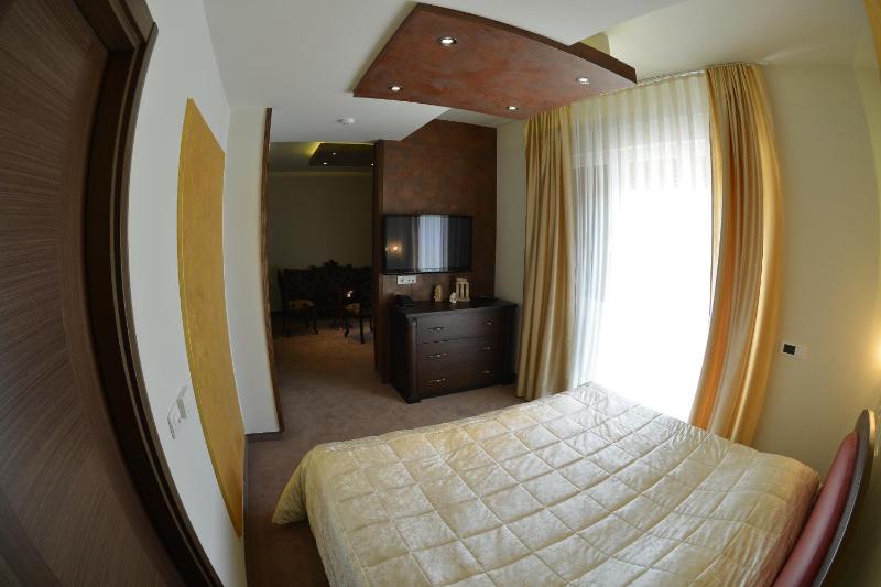 Exclusive Suite image 4