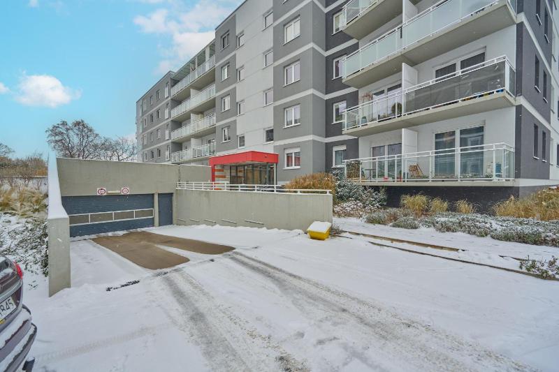 One-Bedroom Apartment image 2