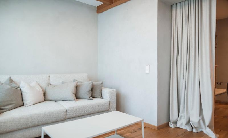 Junior Suite with Balcony image 3
