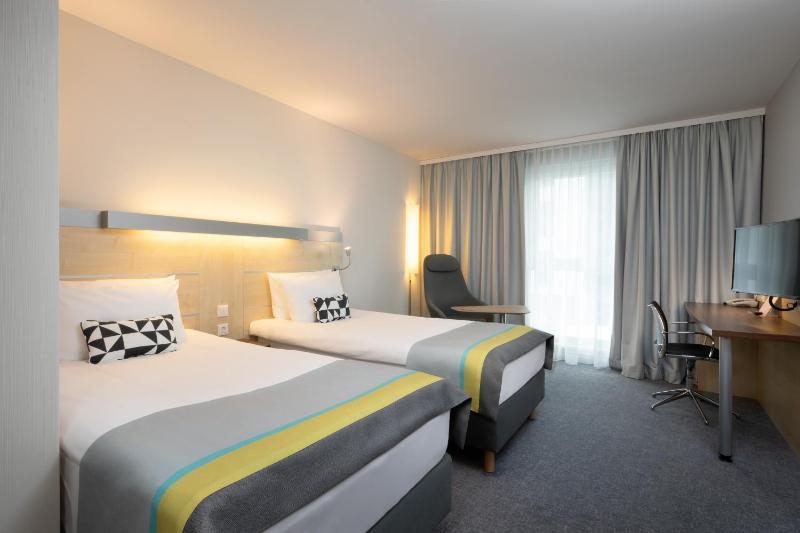 Standard Room with Two Single Beds image 1