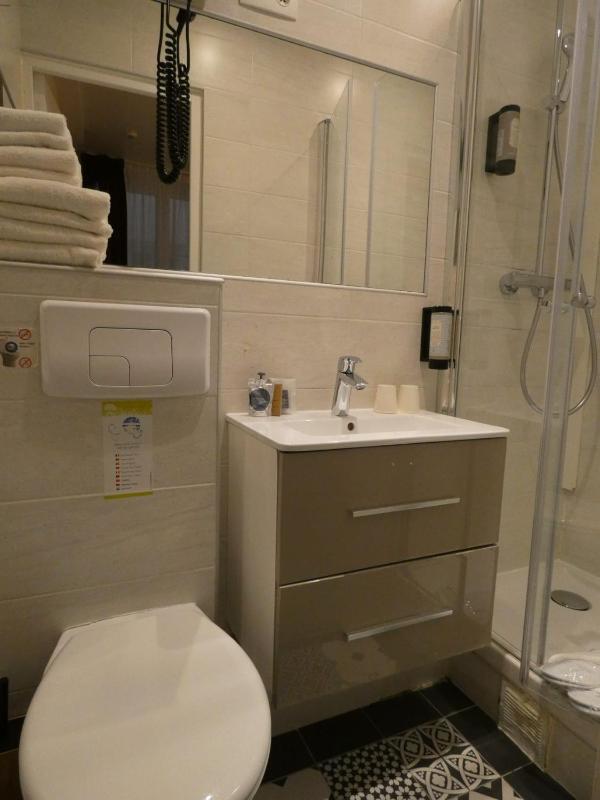 Small Double Room image 2