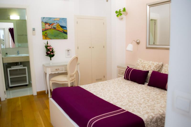 Double Room image 4