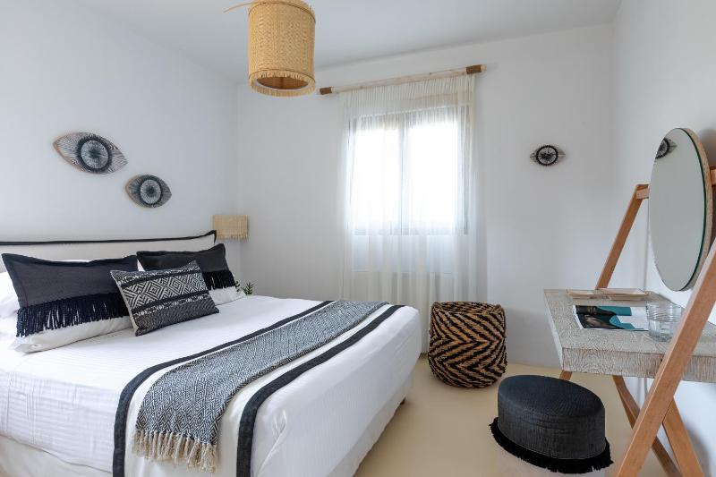 Amalgam Homes Paros - image 9