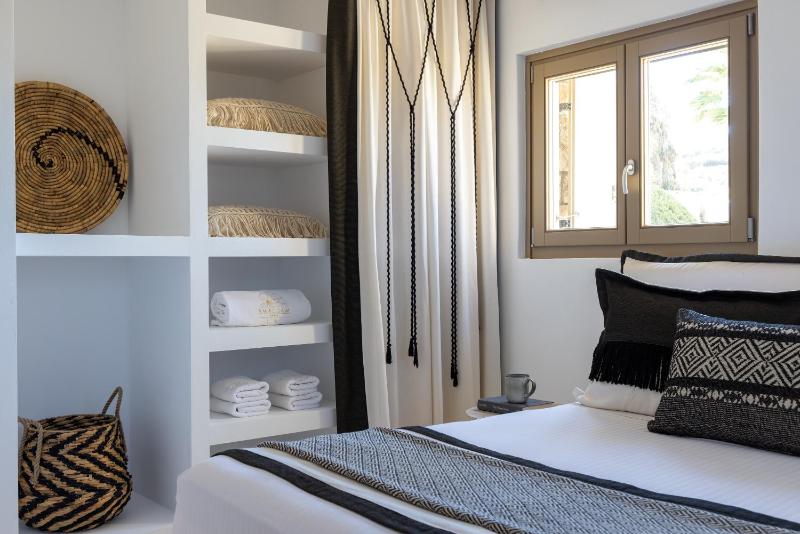 Amalgam Homes Paros - image 22