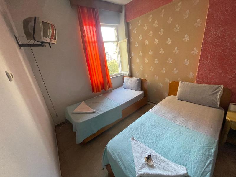 Double or Twin Room with Shared Bathroom image 4