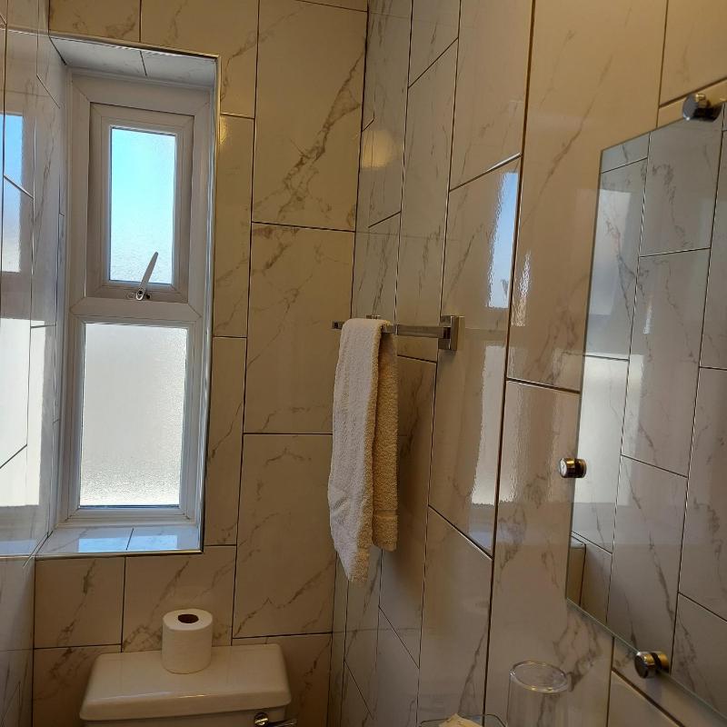 Double Room with Private Bathroom image 3