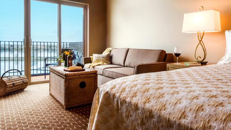 Riverfront King Premium image 3