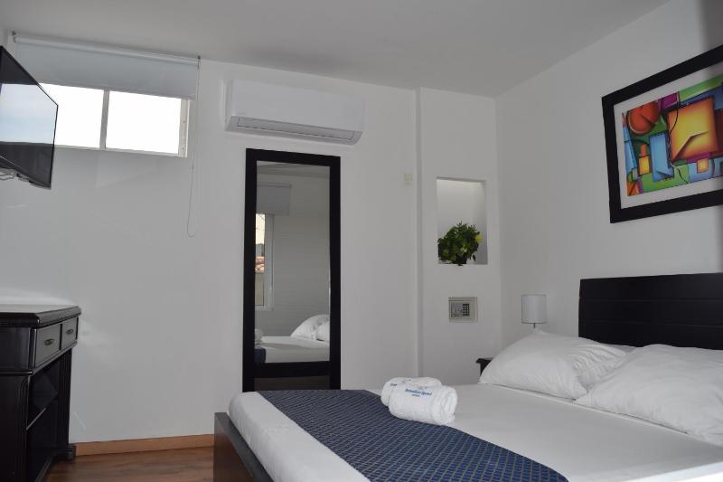 Hotel Travelers Sport - image 7