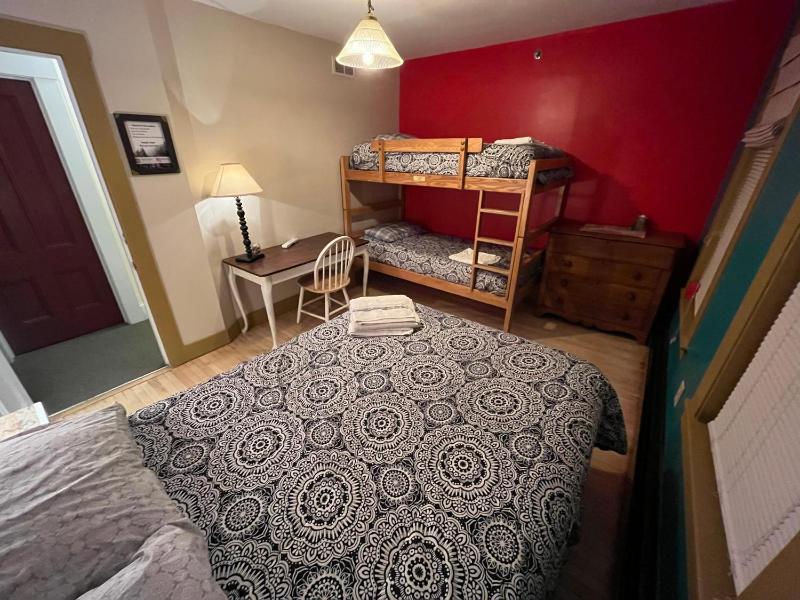 Classic Quadruple Room image 1