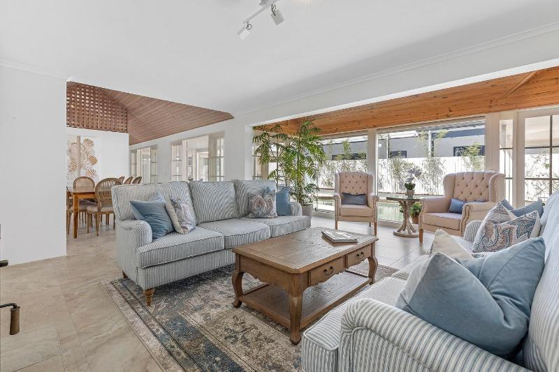 Dwyer St Hamptons Haven - image 15