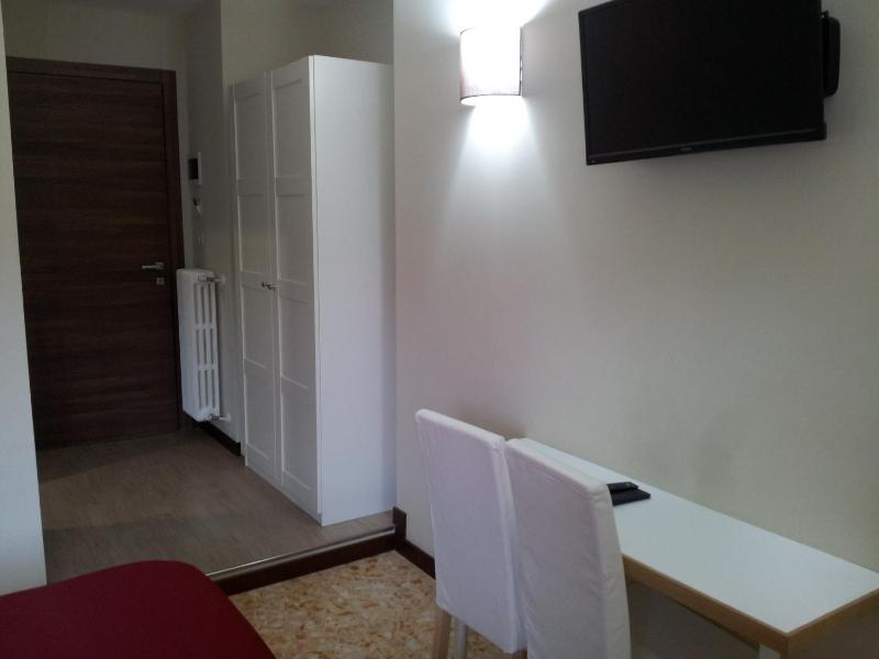 Deluxe Double Room image 4
