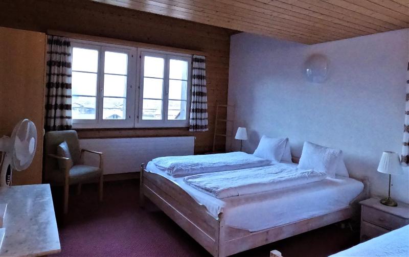 Triple Room with Bathroom image 3