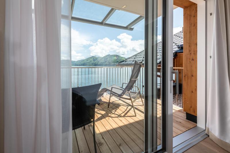Suite with Lake View image 4