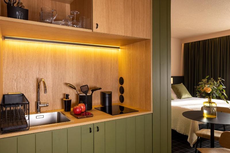 Comfort Queen Room - Non-Smoking image 2