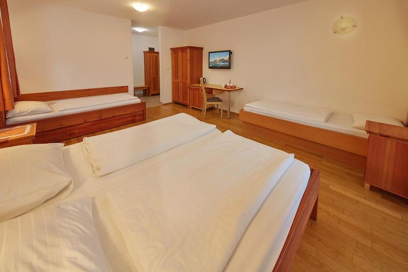 Quadruple Room image 1