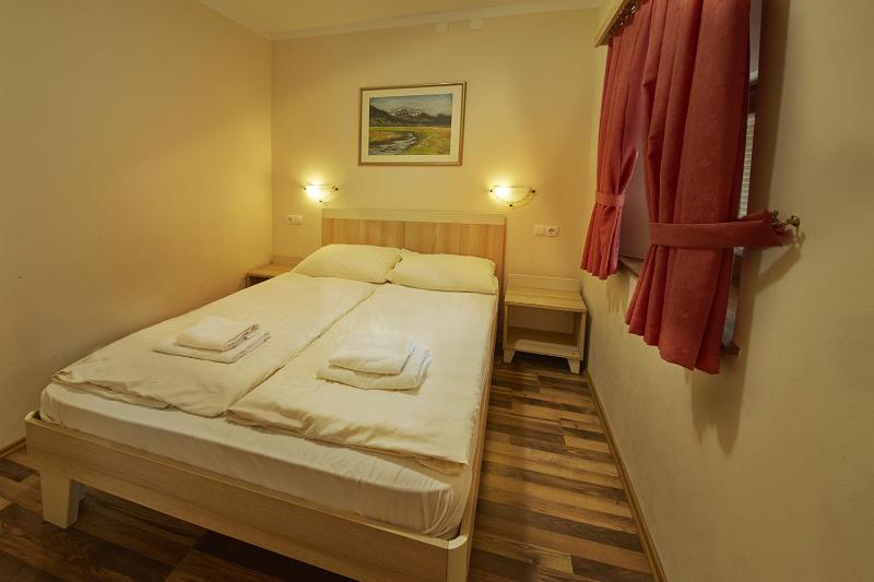 One-Bedroom Apartment image 1