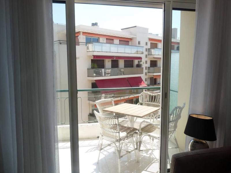 Two bedroom apartment next to the Croisette in Cannes a short walk to the Palais des Festivals - 1961 - image 7