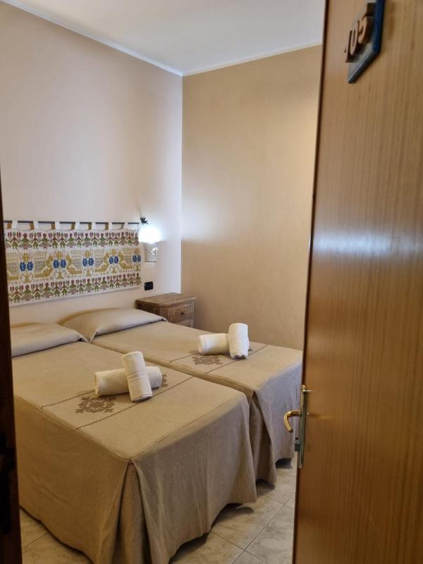 Double or Twin Room with Terrace image 3