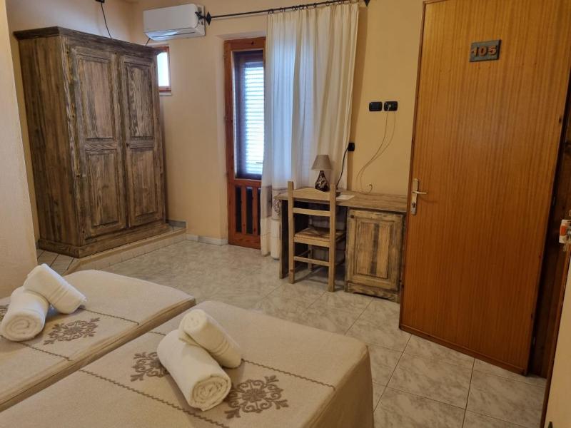 Double or Twin Room with Terrace image 4
