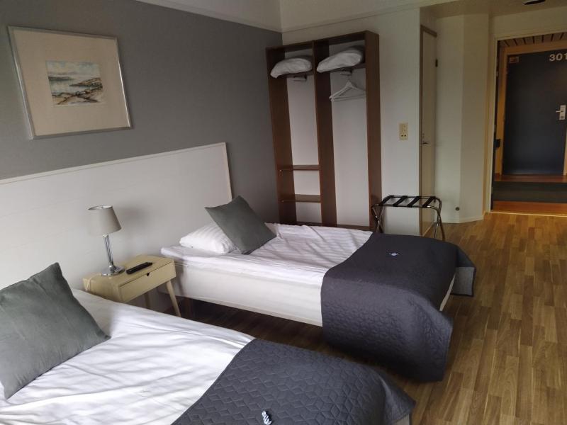 Twin Room with Sea View image 3