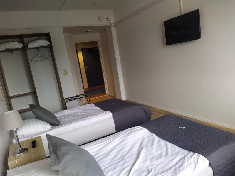 Twin Room with Sea View image 2